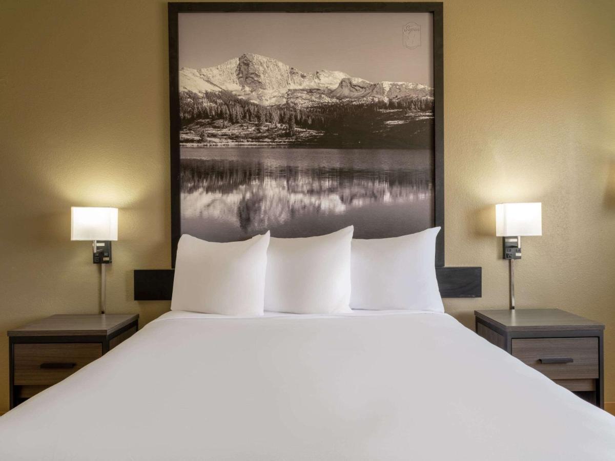 Super 8 By Wyndham Clinton